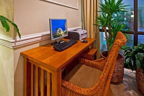 Holiday Inn On The Beach دستين المرافق الصورة