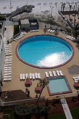Holiday Inn On The Beach دستين المظهر الخارجي الصورة